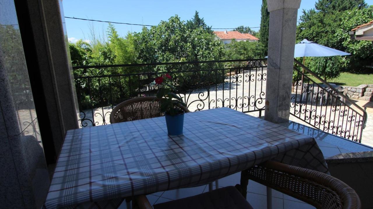 Apartments Eva Malinska Extérieur photo