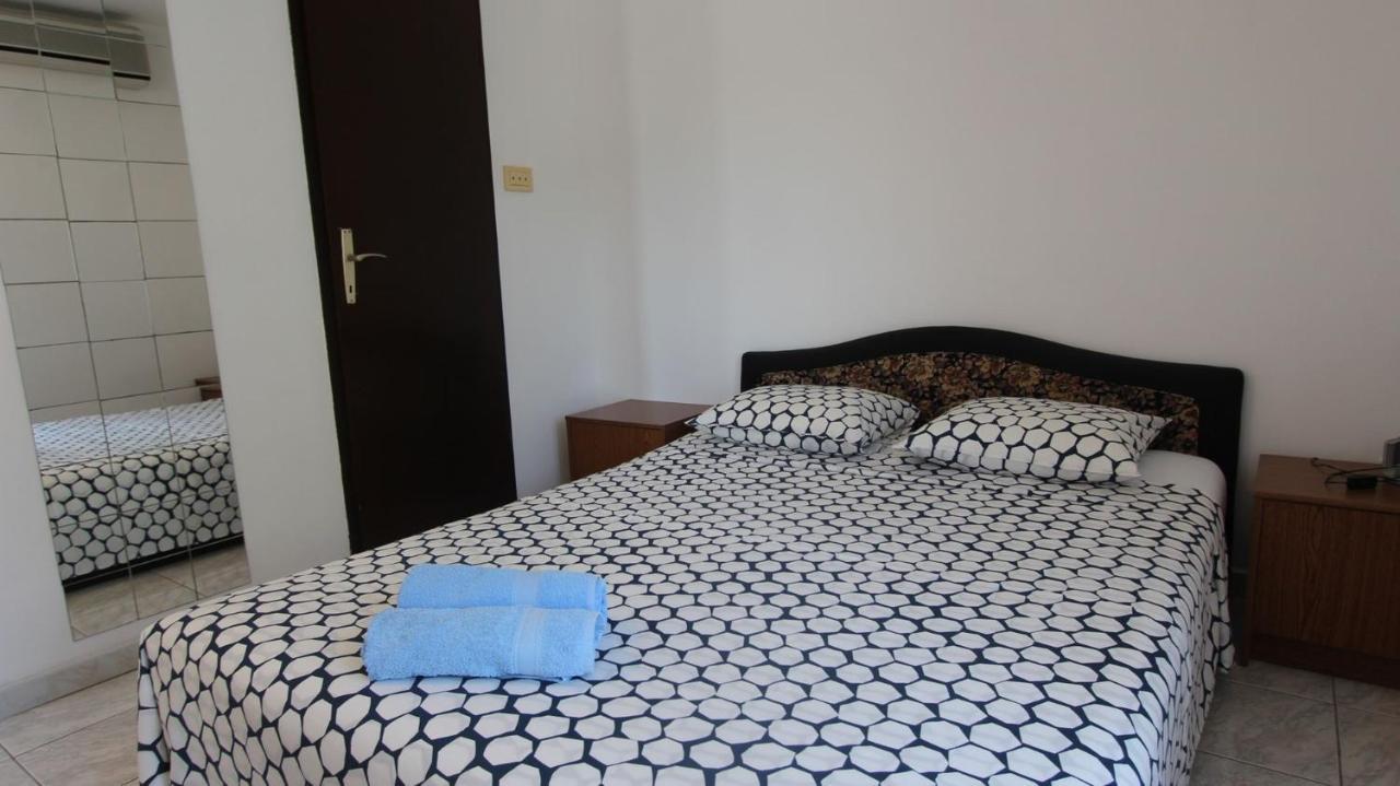 Apartments Eva Malinska Extérieur photo