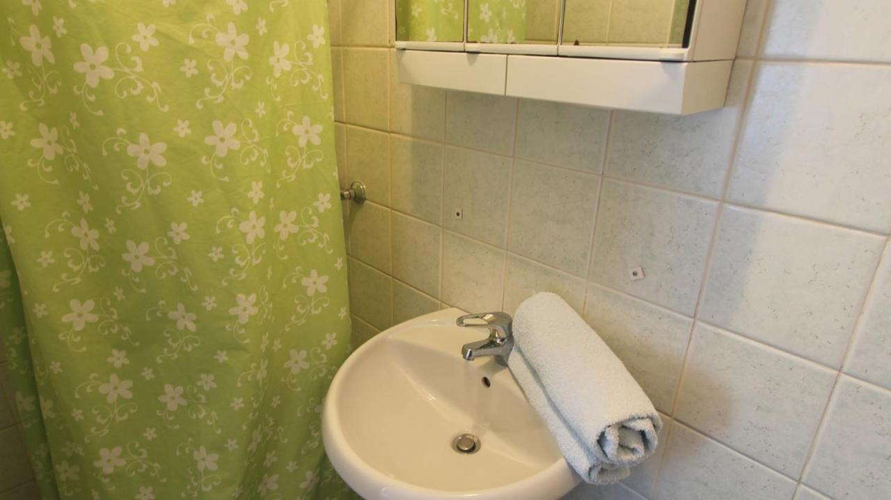 Apartments Eva Malinska Extérieur photo