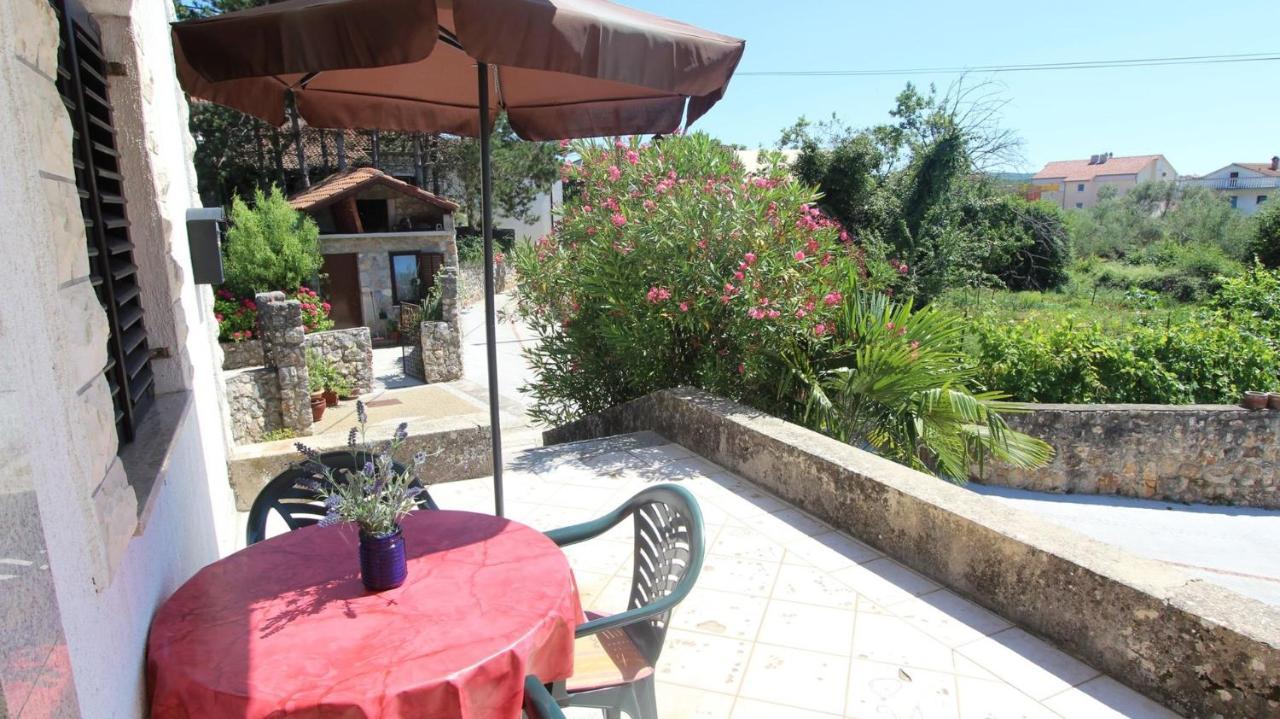 Apartments Eva Malinska Extérieur photo